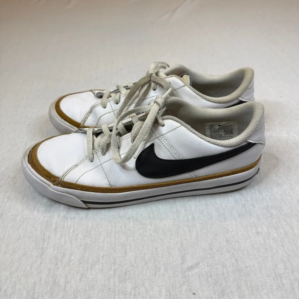 Nike Court Royale 2 Low White Black Gold Sneakers Youth Size 6Y DA5380 102‎